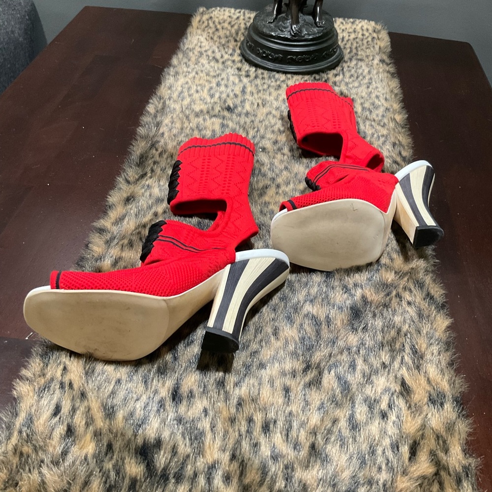 FENDI ELASTIC AND NEOPRENE HEELED SANDALS - Picture 2 of 16